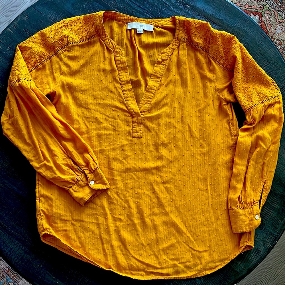 LOFT Women's Long Sleeve Eyelet Top - Mustard color XS
Size-XS.